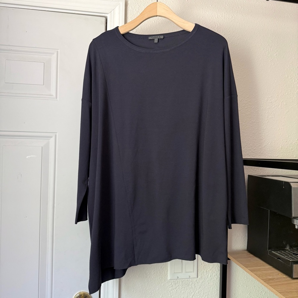 OSKA navy blue viscose blend crew long sleeve‎ asymmetrical draped hem tee